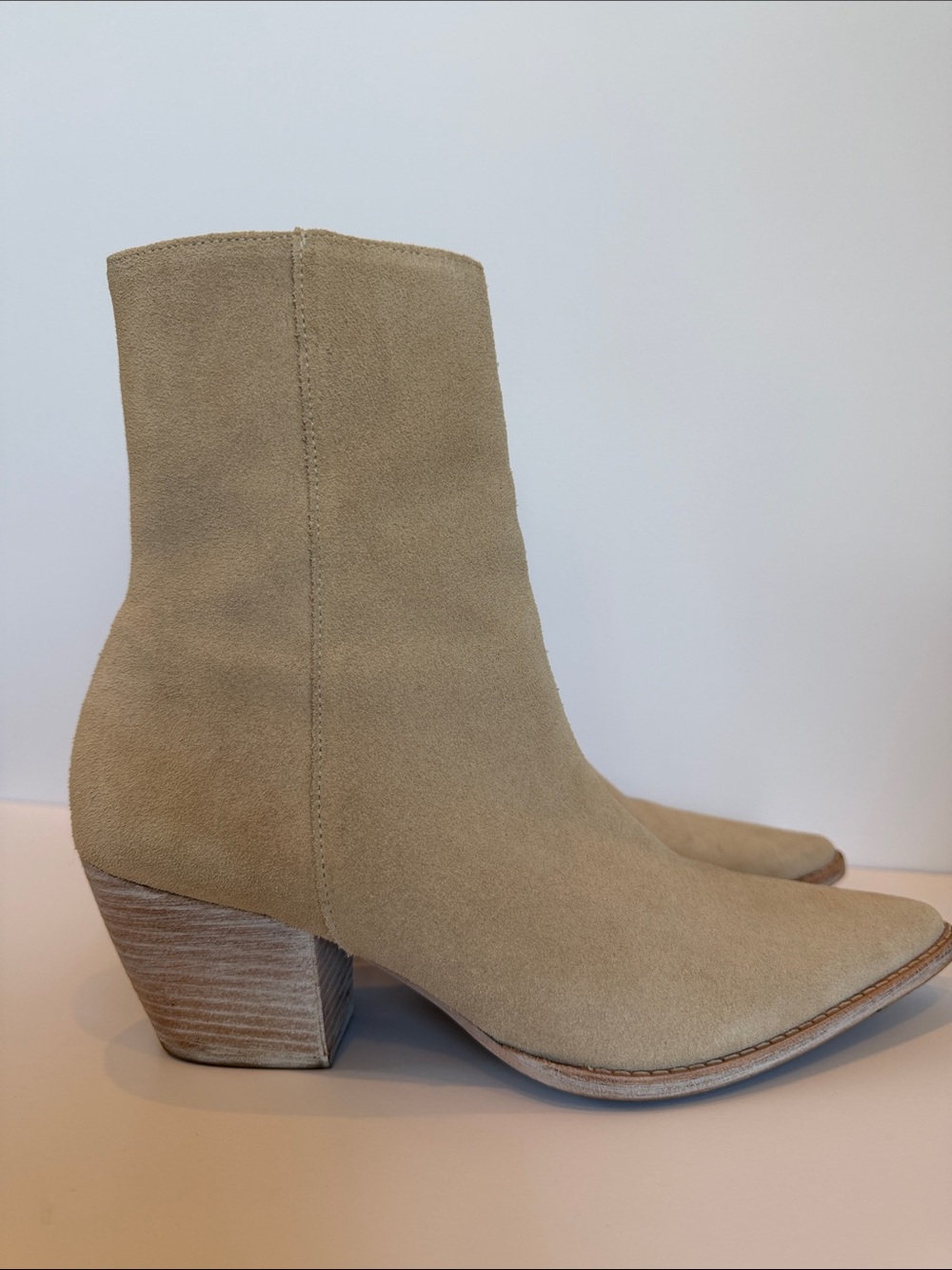 Matisse Blonde Beige Suede Ankle Booties